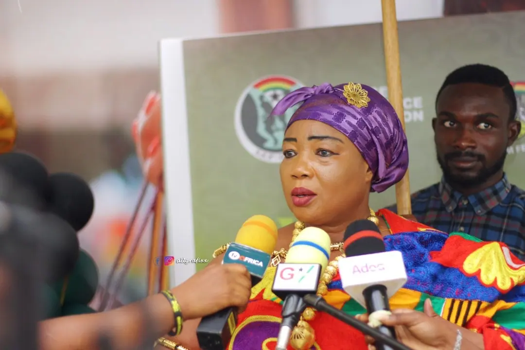 Manye Naa Adesey Omanye Sane III speaking to members of the media